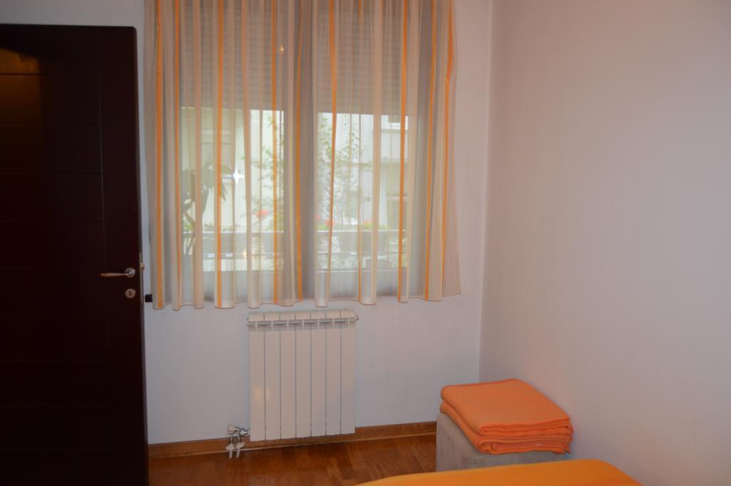 Apartment Orange Relax Belgrado Kamer foto